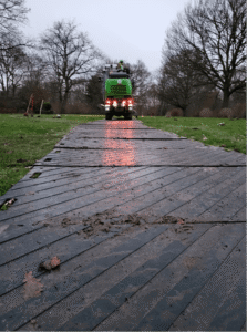 plastic road plae grip